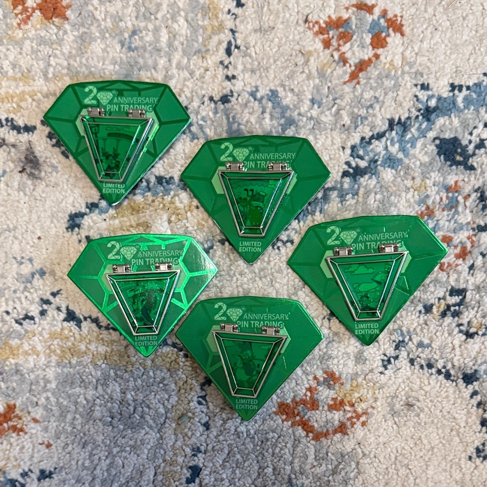 ✨ Disney Parks Pin Trading 20th Anniversary Pins - Set of 5 (green diamond) ✨